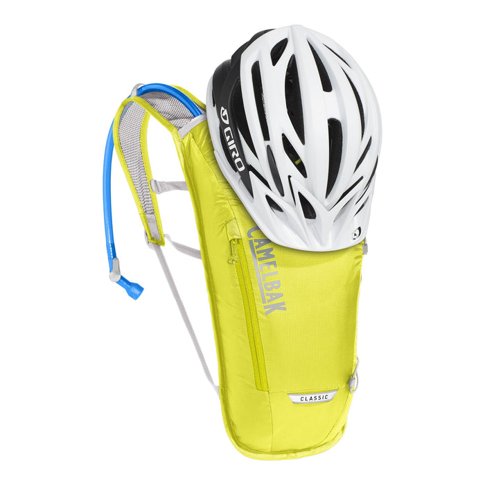 2404701000 MOCHILA CLASSIC LIGHT 2Lt SAFETY YELLOW/PLATEADO MARCA CAMELBAK