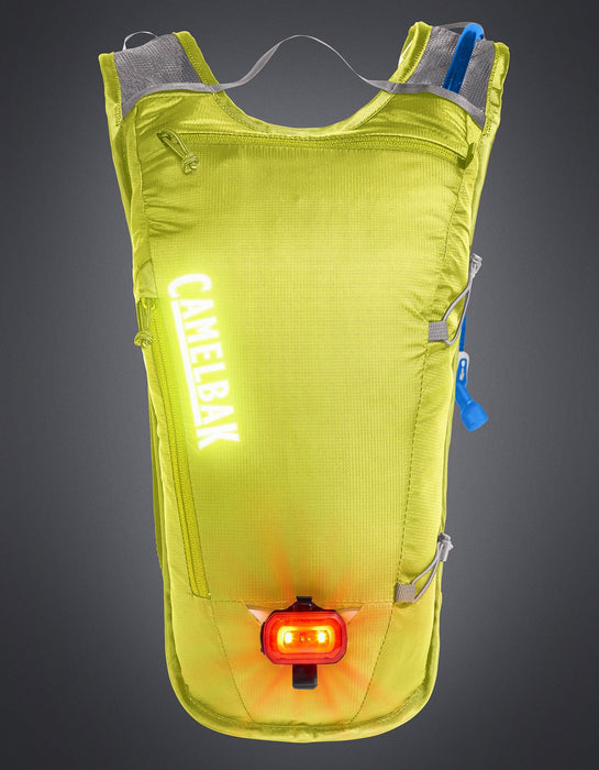 2404701000 MOCHILA CLASSIC LIGHT 2Lt SAFETY YELLOW/PLATEADO MARCA CAMELBAK